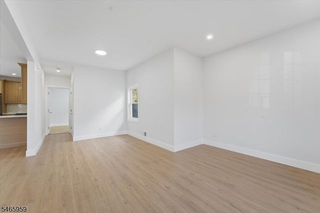 95 Rutherford Pl, North Arlington Boro, NJ 07031