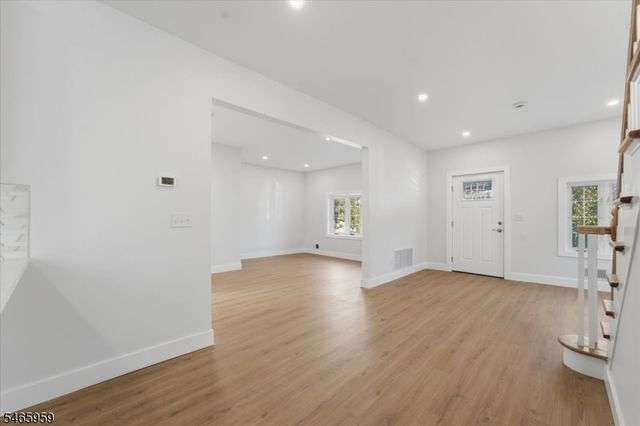 95 Rutherford Pl, North Arlington Boro, NJ 07031