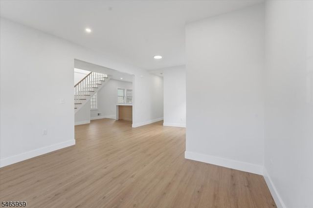 95 Rutherford Pl, North Arlington Boro, NJ 07031