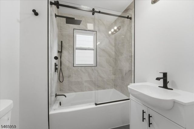 95 Rutherford Pl, North Arlington Boro, NJ 07031
