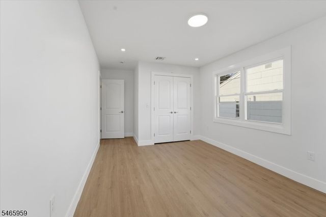 95 Rutherford Pl, North Arlington Boro, NJ 07031