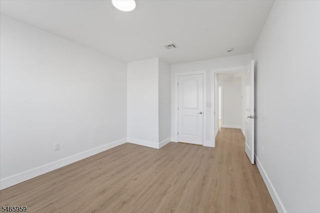 95 Rutherford Pl, North Arlington Boro, NJ 07031