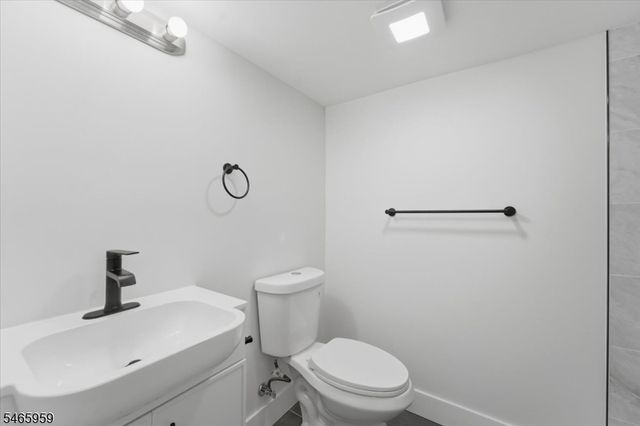 95 Rutherford Pl, North Arlington Boro, NJ 07031