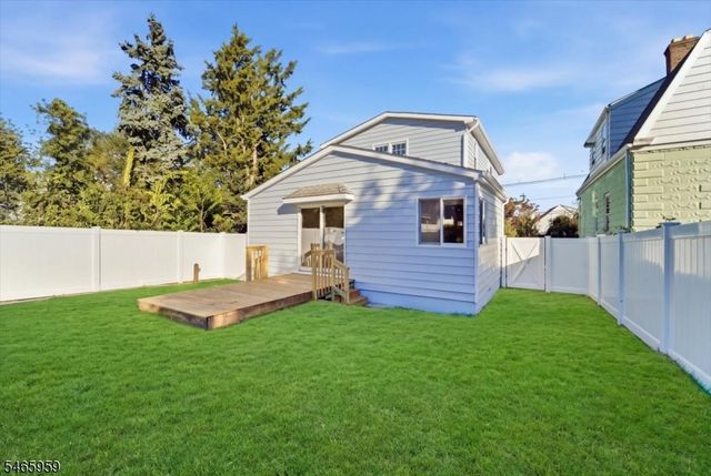 95 Rutherford Pl, North Arlington Boro, NJ 07031
