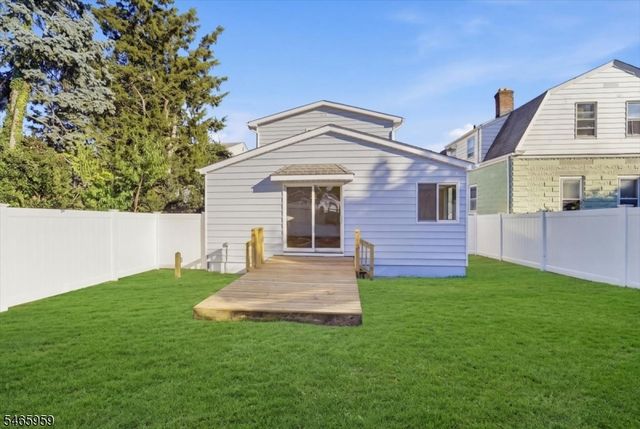 95 Rutherford Pl, North Arlington Boro, NJ 07031
