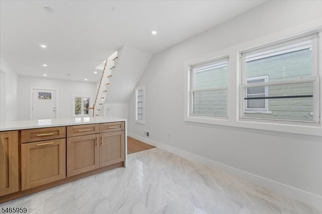 95 Rutherford Pl, North Arlington Boro, NJ 07031