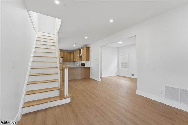 95 Rutherford Pl, North Arlington Boro, NJ 07031