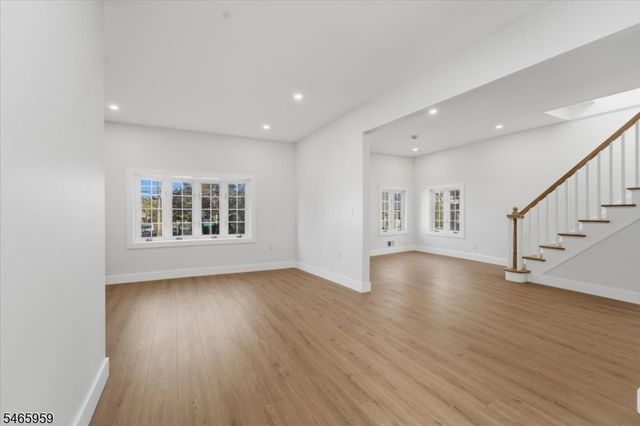 95 Rutherford Pl, North Arlington Boro, NJ 07031