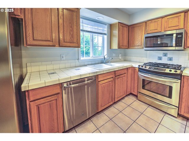 2772 E MCLOUGHLIN Blvd, Vancouver, WA 98661