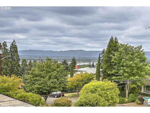 2772 E MCLOUGHLIN Blvd, Vancouver, WA 98661