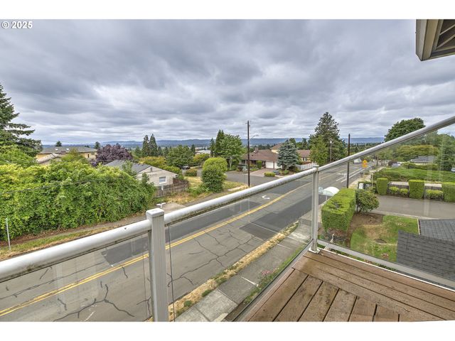 2772 E MCLOUGHLIN Blvd, Vancouver, WA 98661