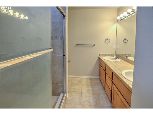 2772 E MCLOUGHLIN Blvd, Vancouver, WA 98661
