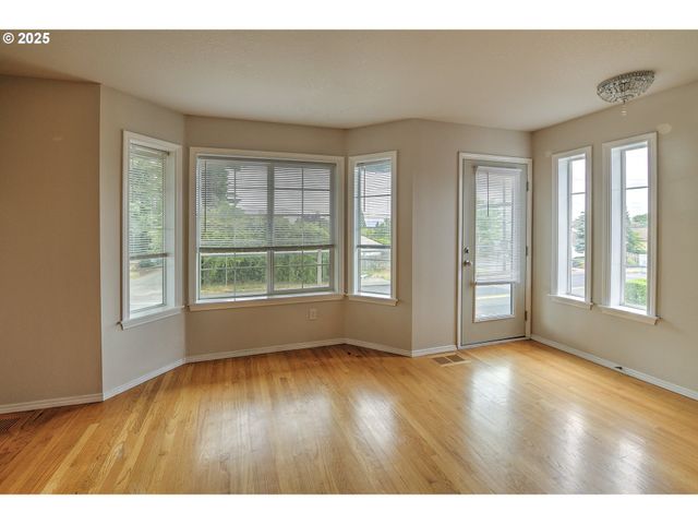 2772 E MCLOUGHLIN Blvd, Vancouver, WA 98661