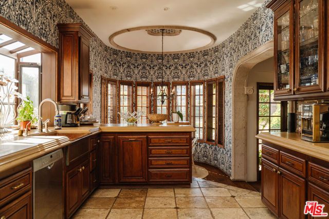 10064 Toluca Lake Avenue, Toluca Lake (los Angeles), CA 91602