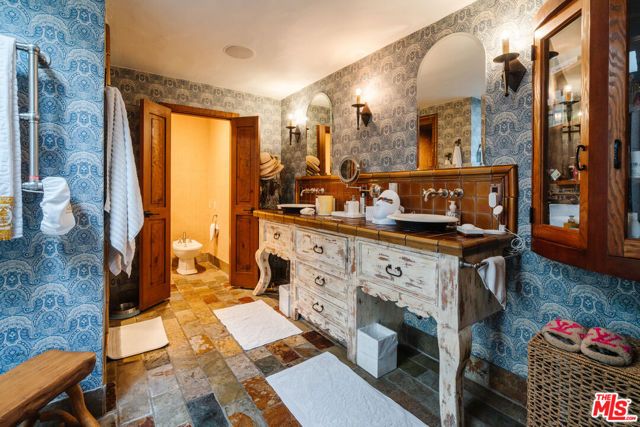 10064 Toluca Lake Avenue, Toluca Lake (los Angeles), CA 91602