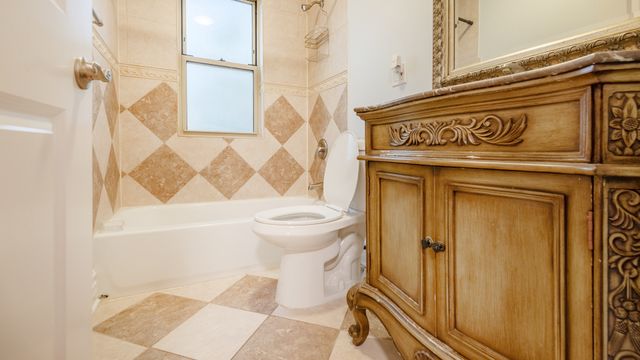 4847 S Vincennes Avenue 203, Chicago, IL 60615