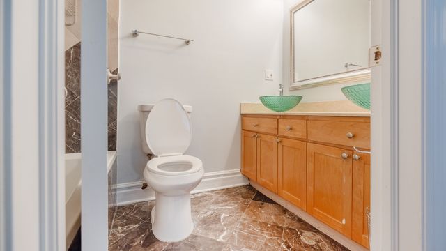 4847 S Vincennes Avenue 203, Chicago, IL 60615