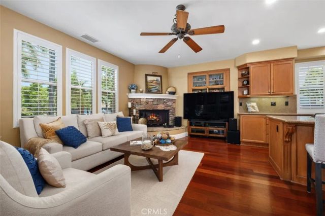 9 Petaluma, Irvine, CA 92602