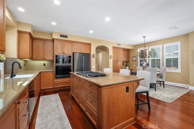 9 Petaluma, Irvine, CA 92602