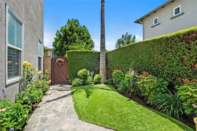 9 Petaluma, Irvine, CA 92602