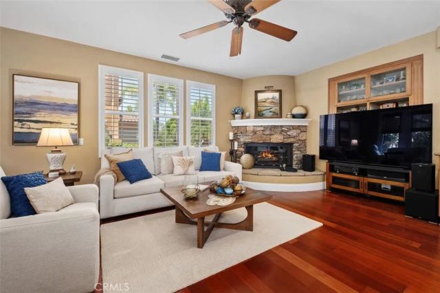 9 Petaluma, Irvine, CA 92602