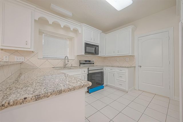 1189 Lovett Street, Tomball, TX 77375