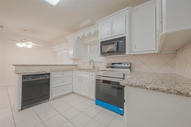 1189 Lovett Street, Tomball, TX 77375