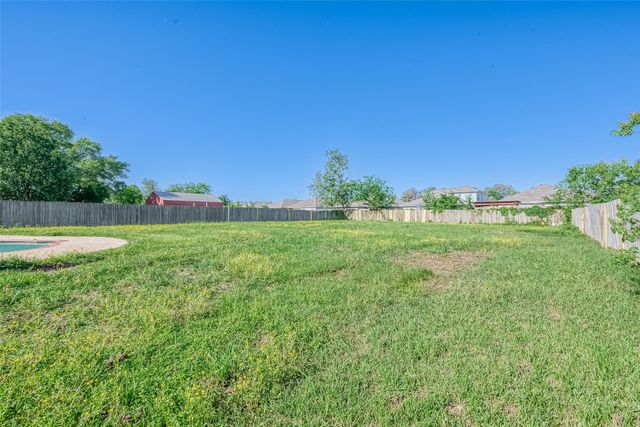 1189 Lovett Street, Tomball, TX 77375