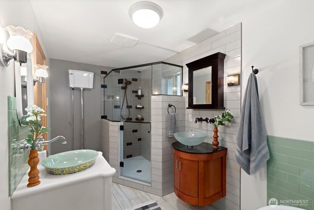 12450 NE 141st Street, Kirkland, WA 98034