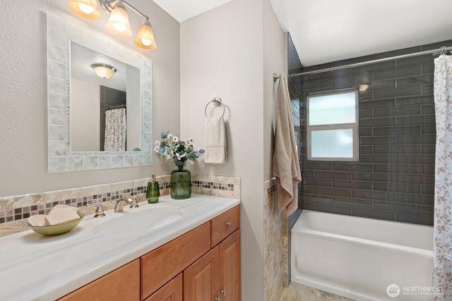 12450 NE 141st Street, Kirkland, WA 98034