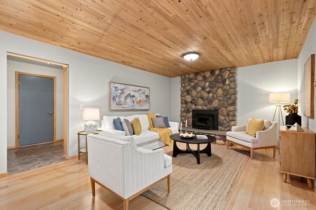12450 NE 141st Street, Kirkland, WA 98034