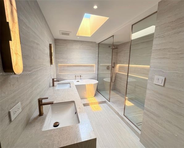 12600 Ixora Rd, North Miami, FL 33181