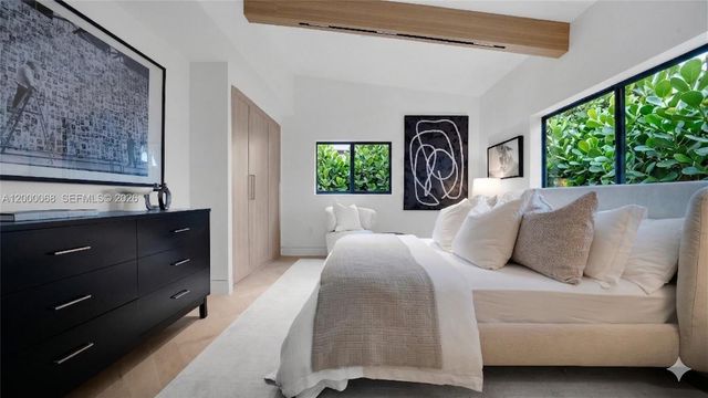 12600 Ixora Rd, North Miami, FL 33181