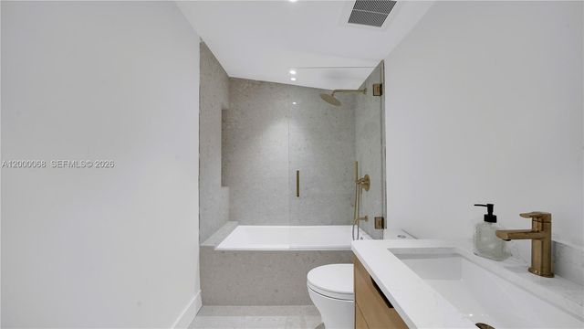 12600 Ixora Rd, North Miami, FL 33181