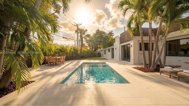 12600 Ixora Rd, North Miami, FL 33181