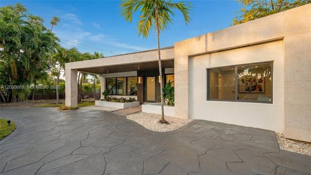 12600 Ixora Rd, North Miami, FL 33181