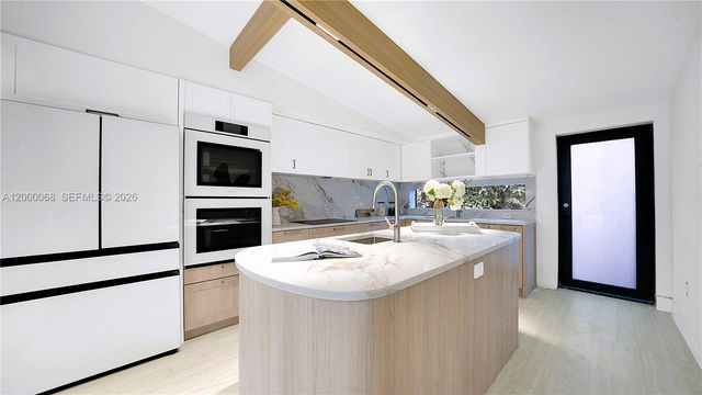 12600 Ixora Rd, North Miami, FL 33181