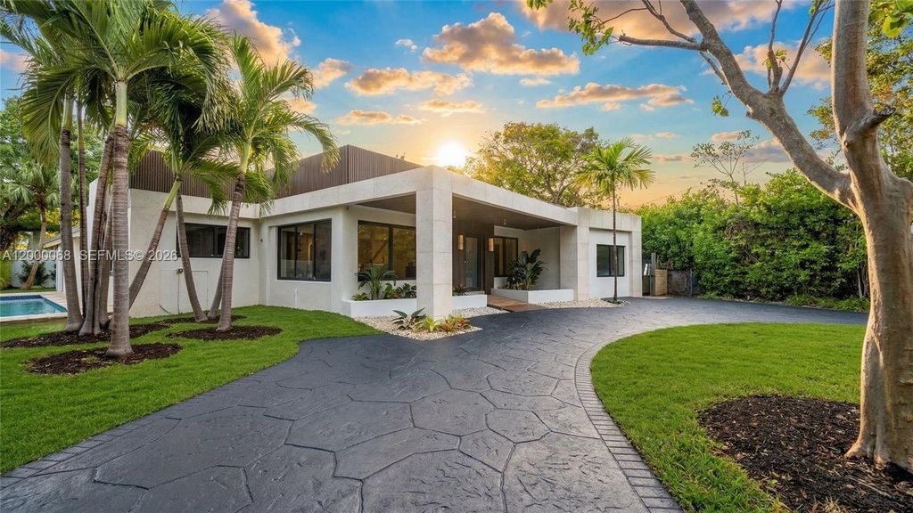 12600 Ixora Rd, North Miami, FL 33181