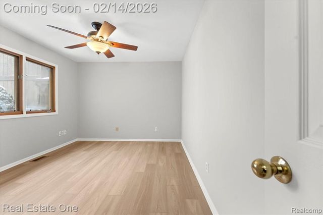 9883 Hawthorne Glen Drive, Grosse Ile, MI 48138