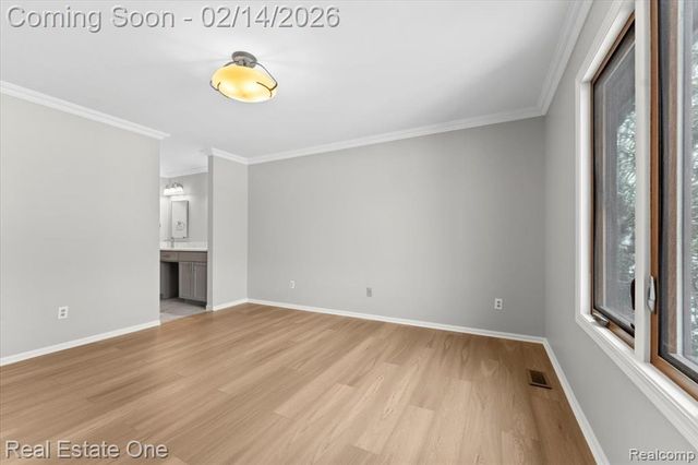 9883 Hawthorne Glen Drive, Grosse Ile, MI 48138