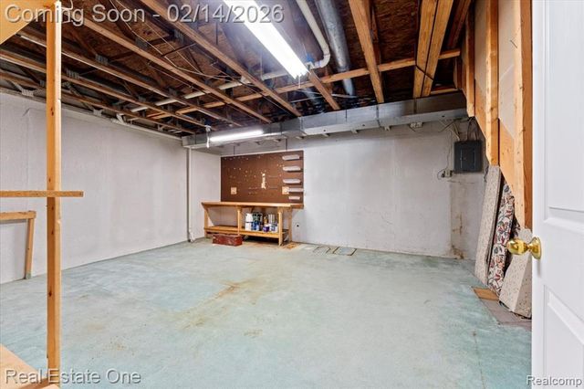 9883 Hawthorne Glen Drive, Grosse Ile, MI 48138