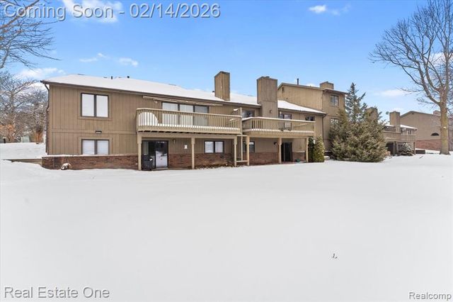 9883 Hawthorne Glen Drive, Grosse Ile, MI 48138