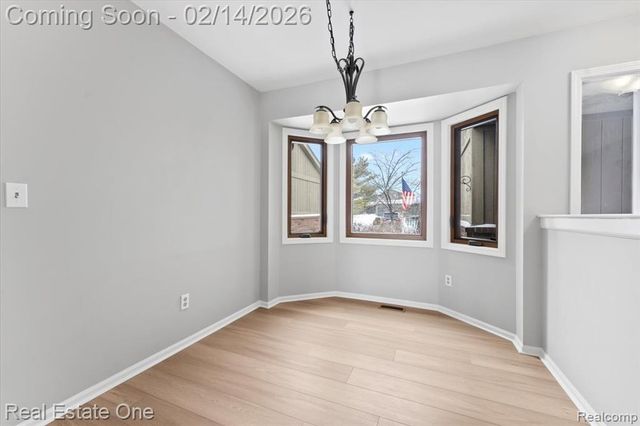 9883 Hawthorne Glen Drive, Grosse Ile, MI 48138