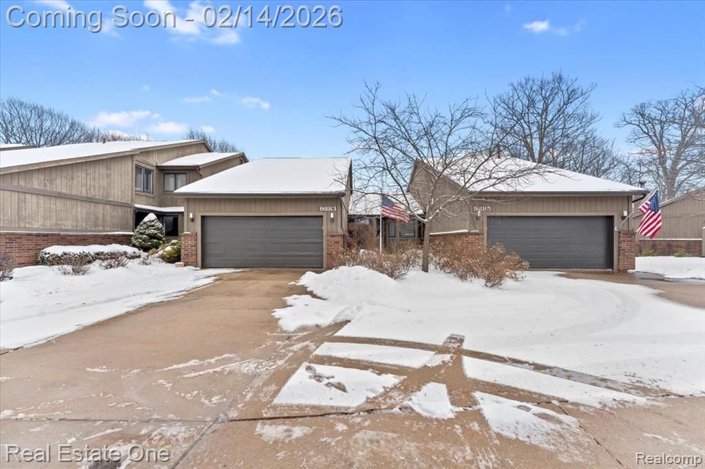 9883 Hawthorne Glen Drive, Grosse Ile, MI 48138