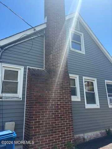 4 Shadow Lake Drive, Red Bank, NJ 07701