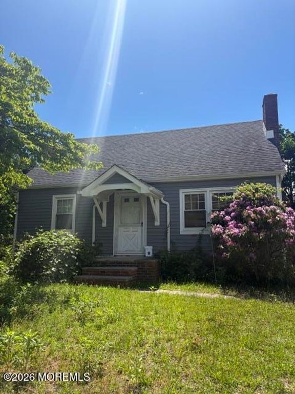 4 Shadow Lake Drive, Red Bank, NJ 07701