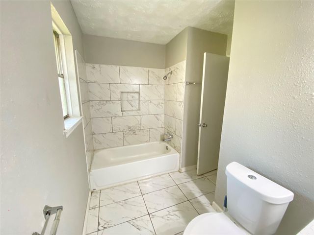 4127 Gallant Fox Drive, Pasadena, TX 77503