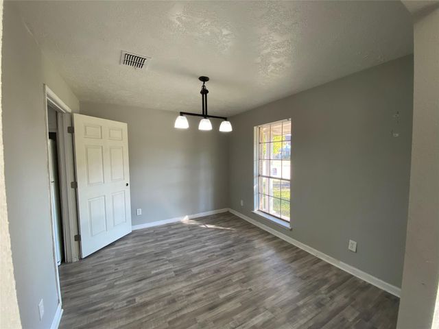 4127 Gallant Fox Drive, Pasadena, TX 77503