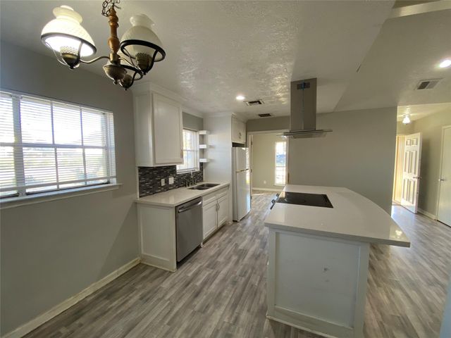 4127 Gallant Fox Drive, Pasadena, TX 77503