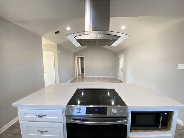 4127 Gallant Fox Drive, Pasadena, TX 77503